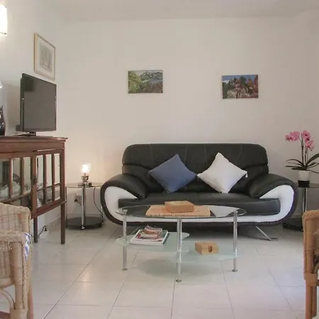 Two-bedroom In Vecchio Porto-Vecchio (Corsica)