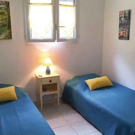 Two-bedroom In Vecchio Porto-Vecchio (Corsica)